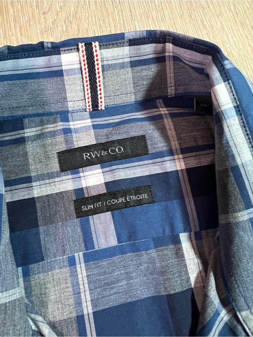 RW&CO. Men’s Blue Plaid Short-Sleeve Button-Up Slim Fit Shirt -INK STAIN ON BACK - Picture 2 of 9
